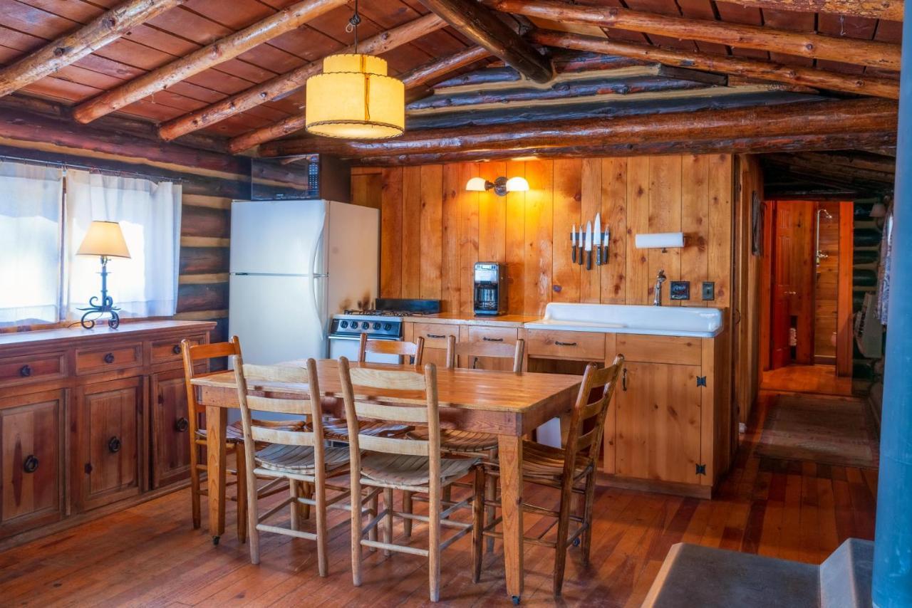 Corkins Lodge Chama Екстер'єр фото