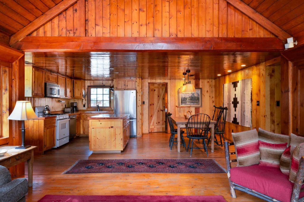Corkins Lodge Chama Екстер'єр фото
