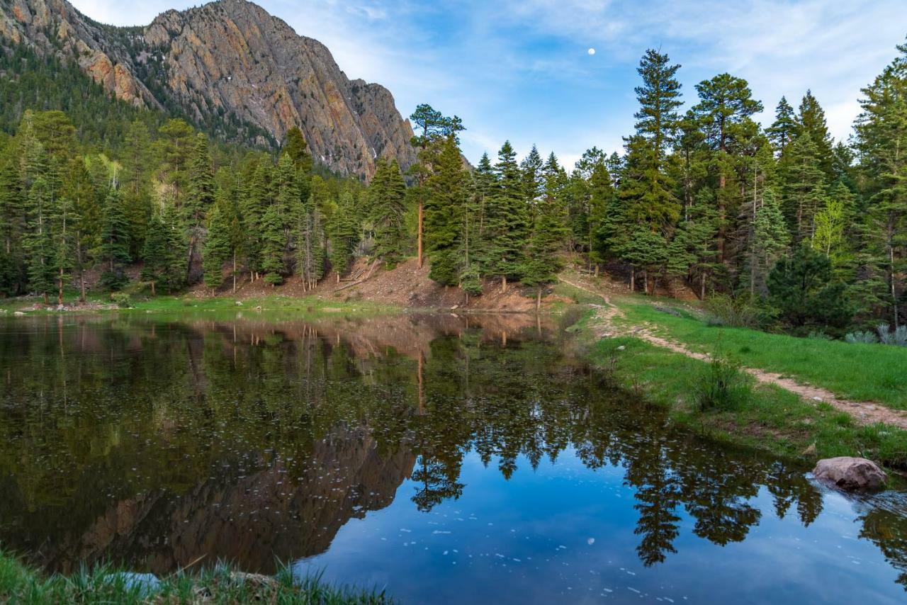 Corkins Lodge Chama Екстер'єр фото